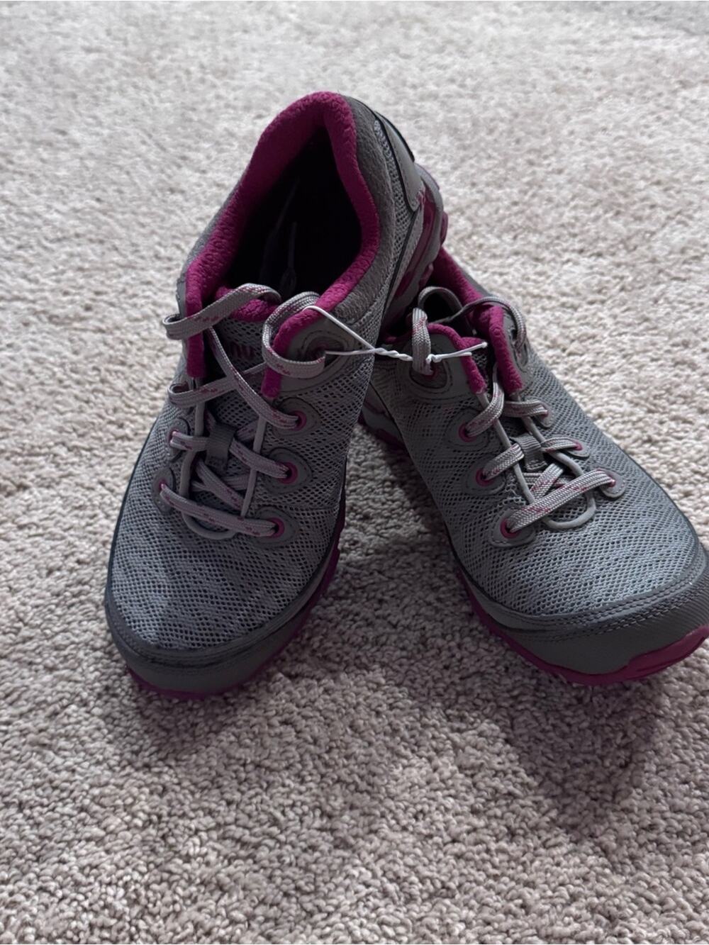Ahnu Teva Gray & Pink Low Top Hiking Sneakers Shoes Women’s Size 6.5 Vibram Sole